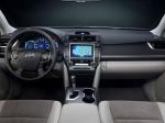 Toyota Camry Hybrid 2011 года (US)